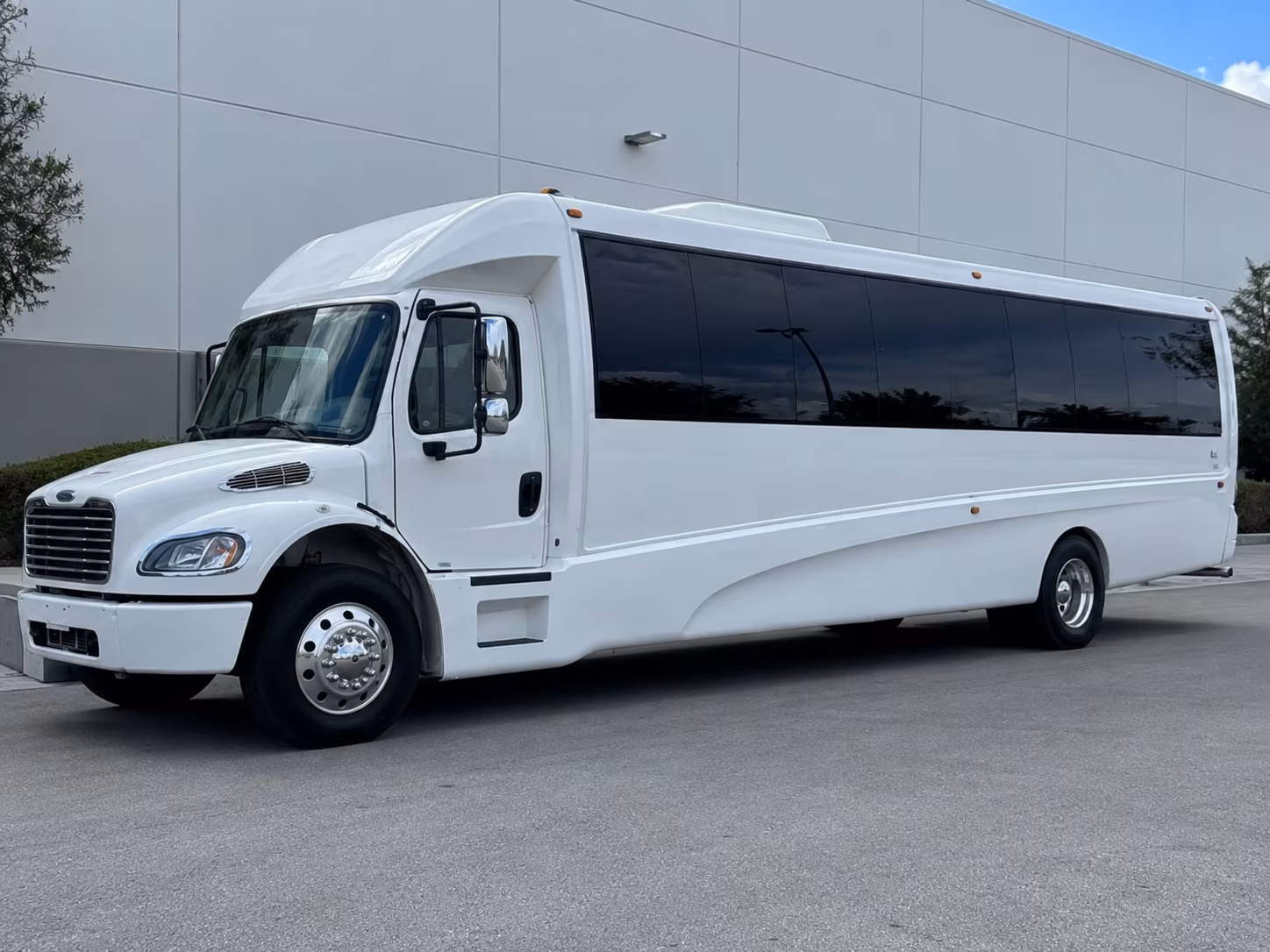 Palm Bay Winery Tour & Pub Crawl Transportation